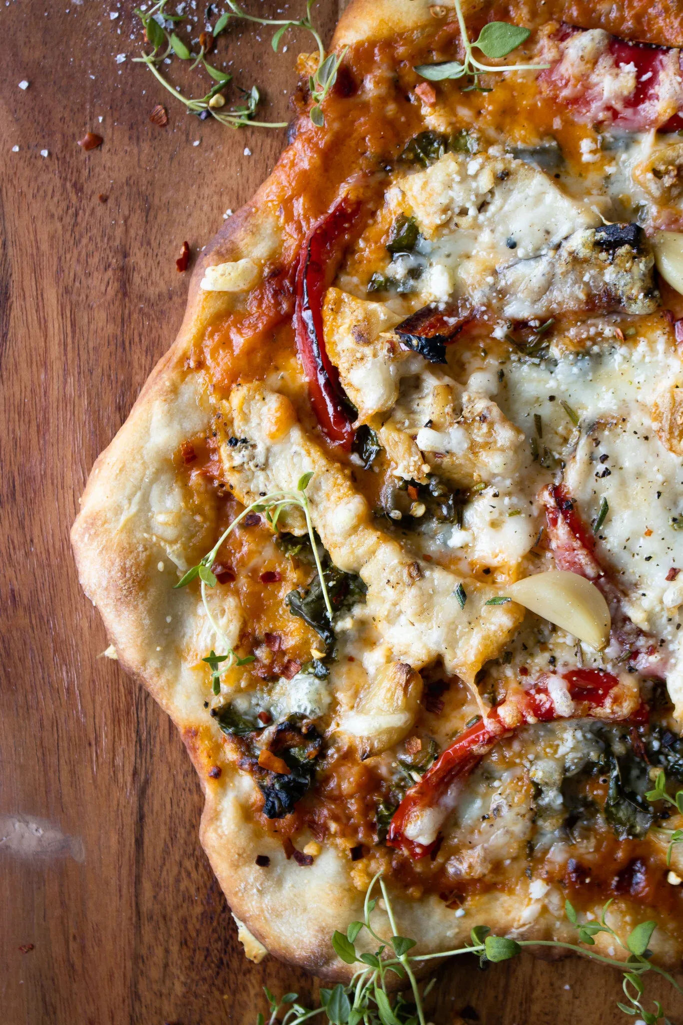 Angled close-up of the upper portion of the chicken alla vodka pizza